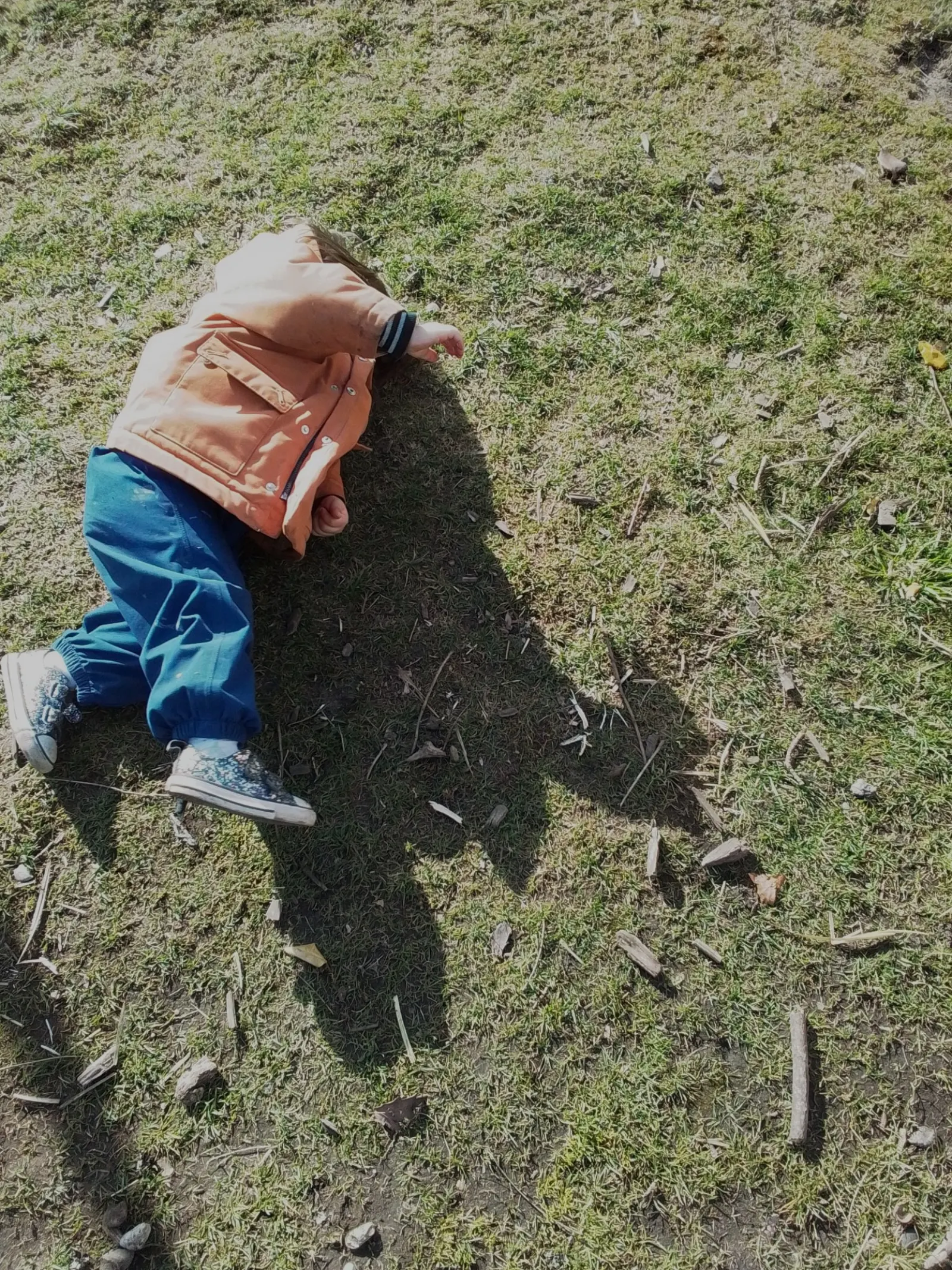 Jeu libre en extérieur à la micro-crèche Plantine de Saint-Geours-de-Maremne