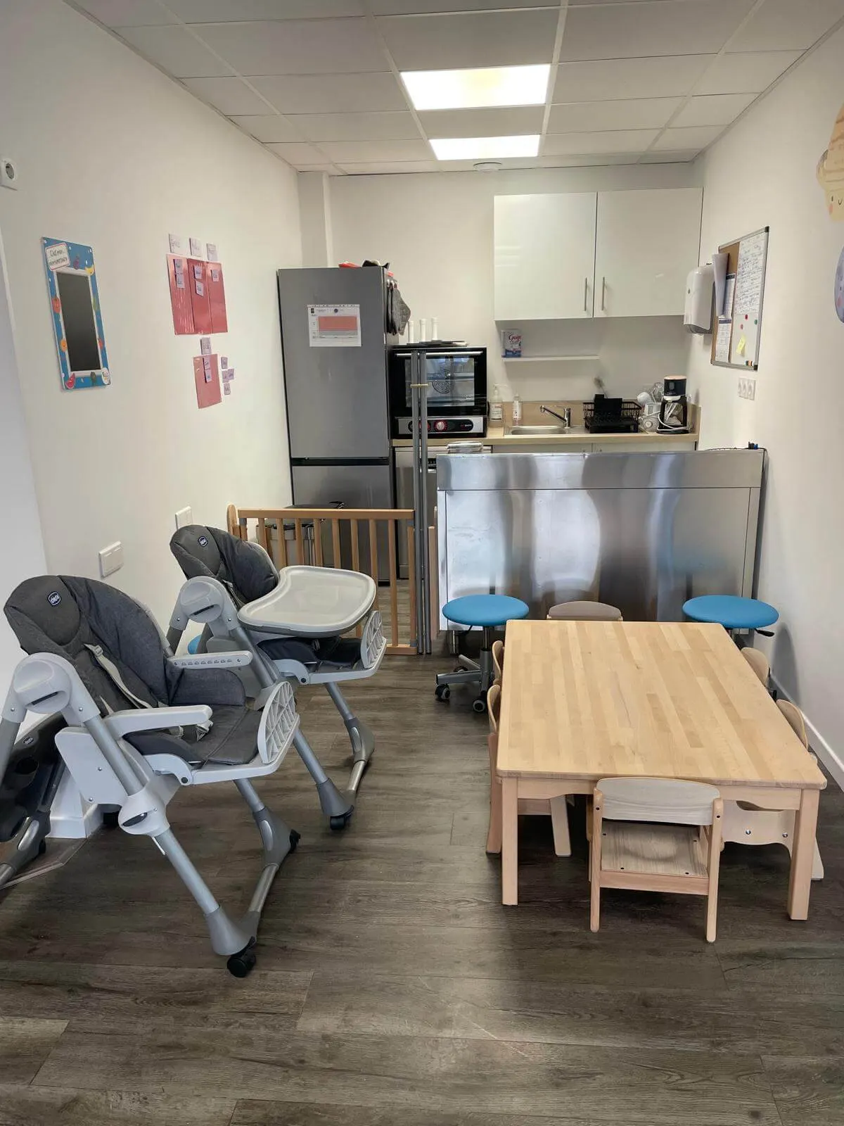 Espace repas de la micro-crèche Kiddy Sky à Pontcharra