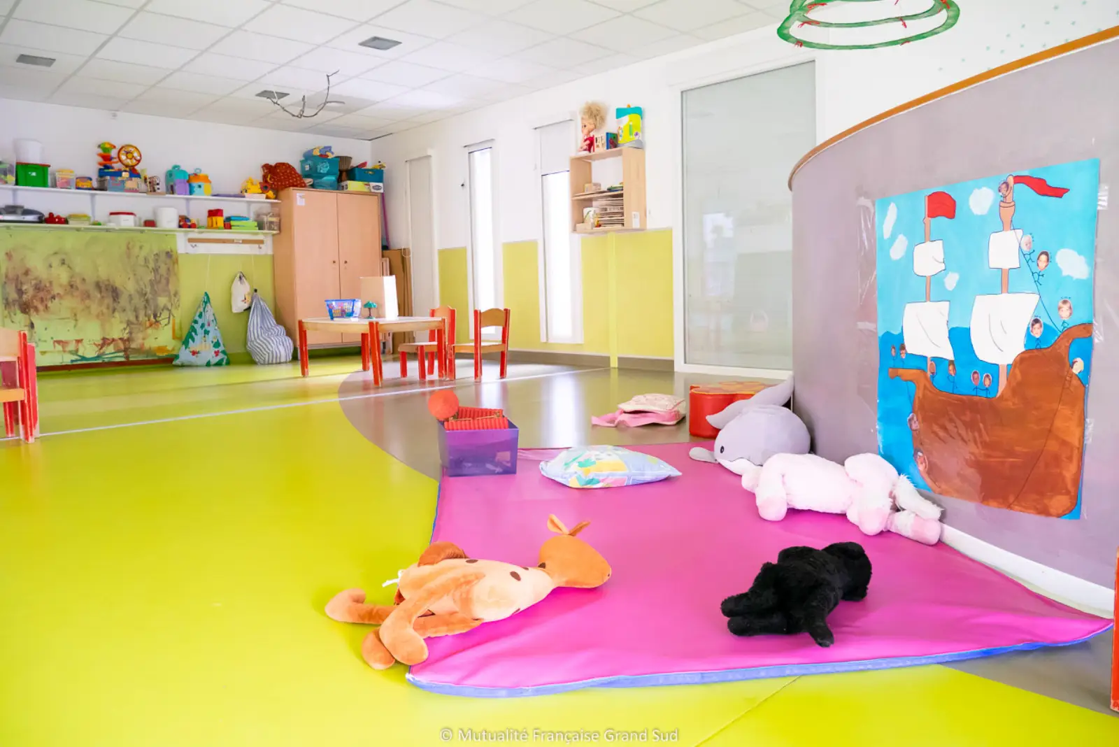 Coin calme et doudous de la crèche Les Fripounets