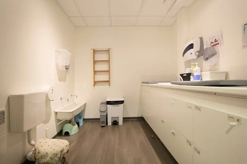 Salle de change de la crèche Les enfants sages à Toulouse