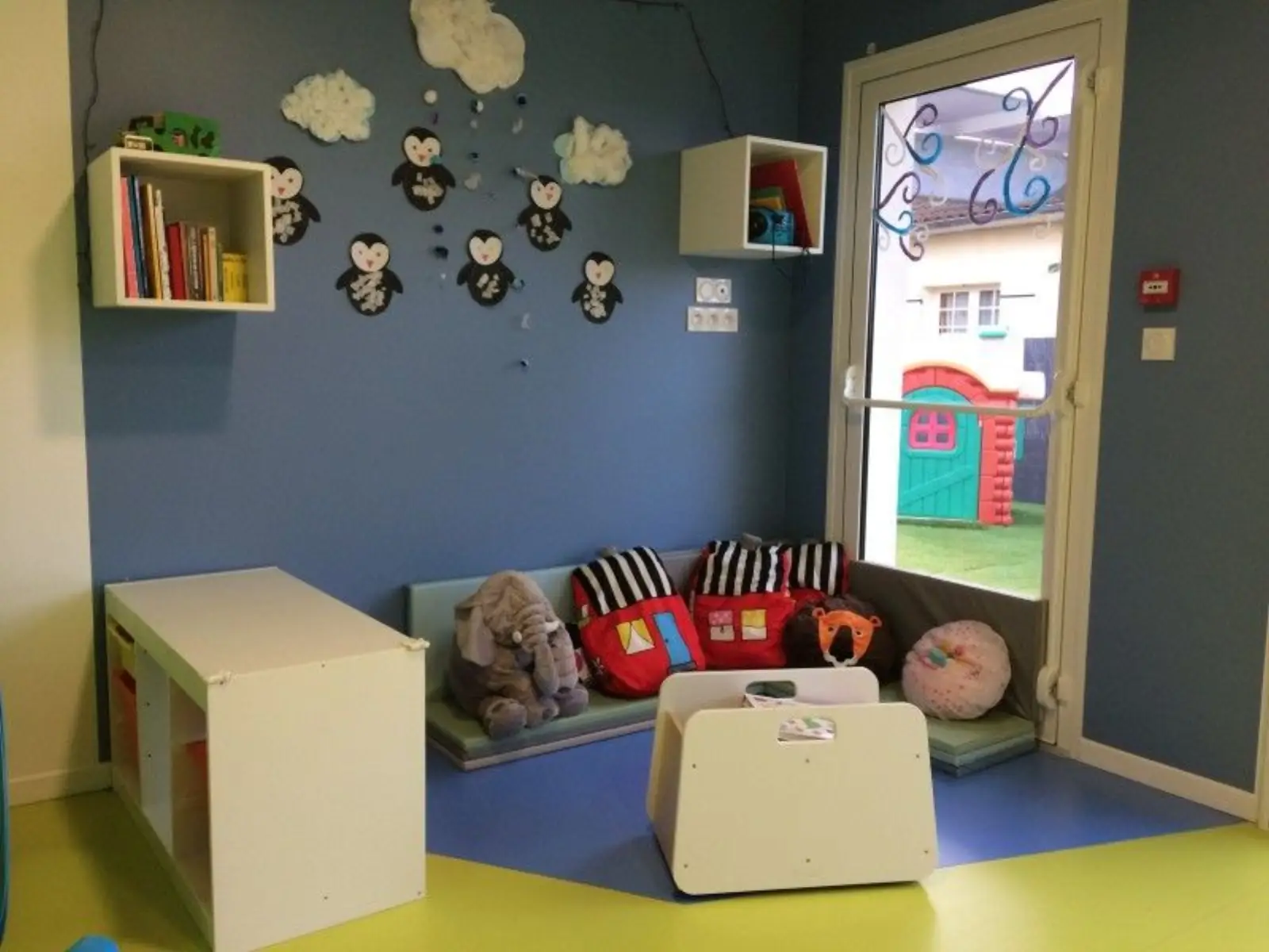 Coin lecture et éveil de la micro-crèche La Cabane des Chérubins à Libourne