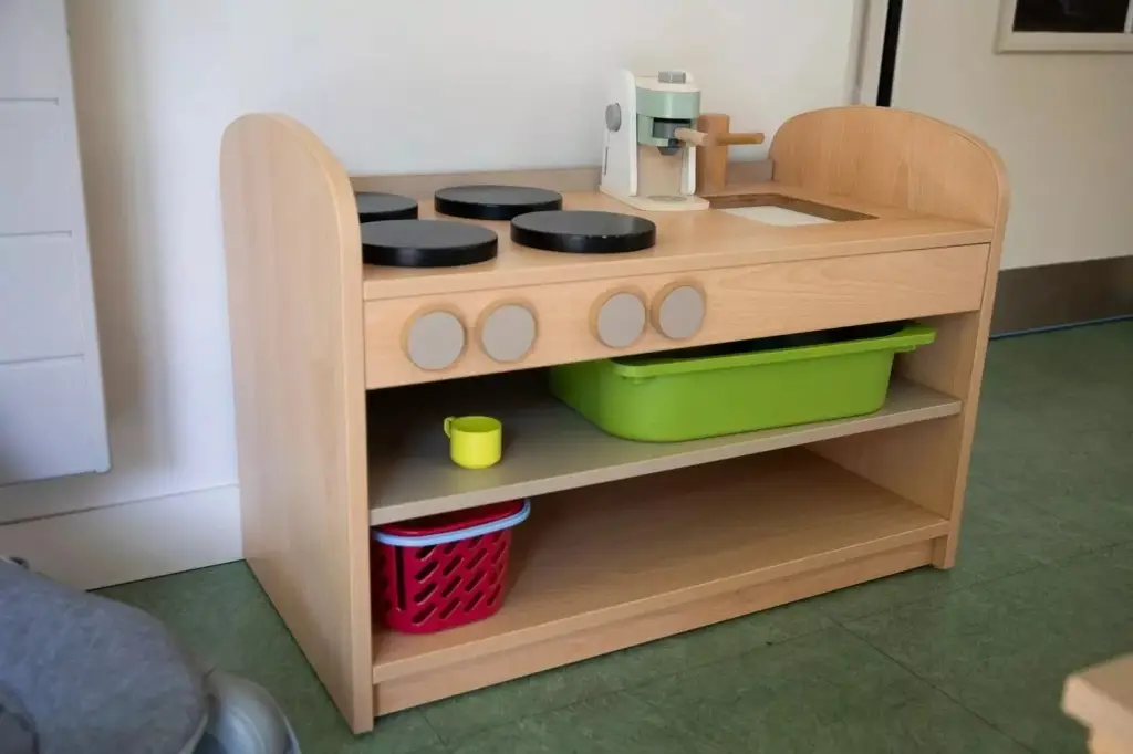 Coin cuisine en bois pour le jeu libre
