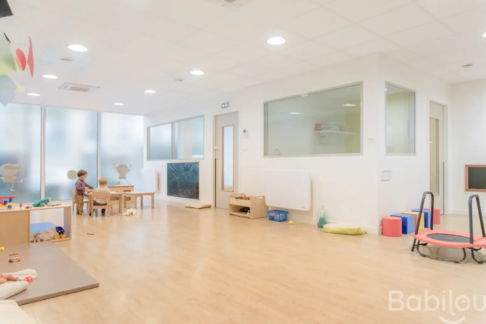 Salle de jeux à la crèche Babilou Paris Vauvenargues
