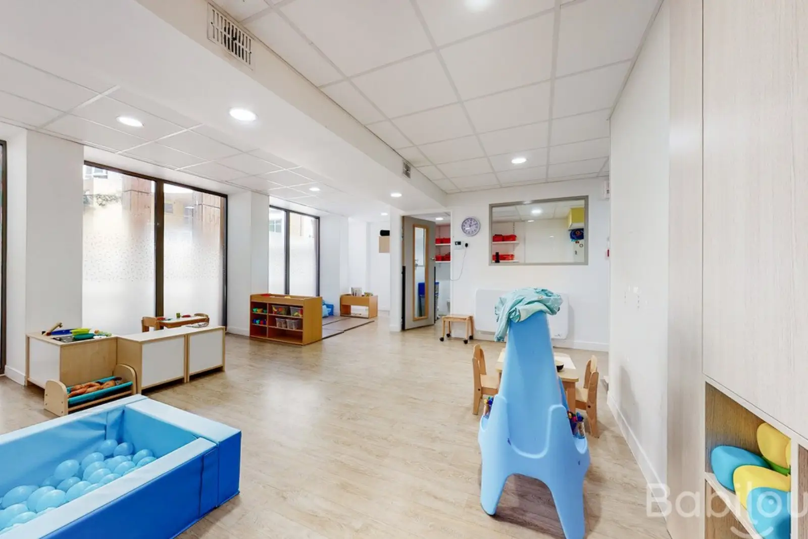 Salle de jeux d'éveil à la crèche Babilou Paris Edison