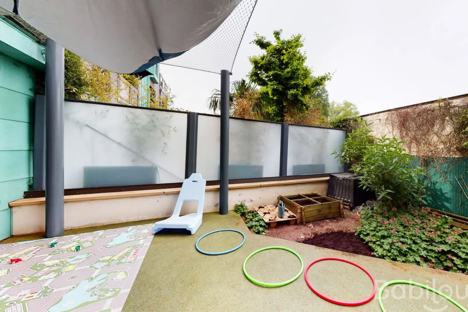 Un espace extérieur ouvert toute la journée, avec son potager