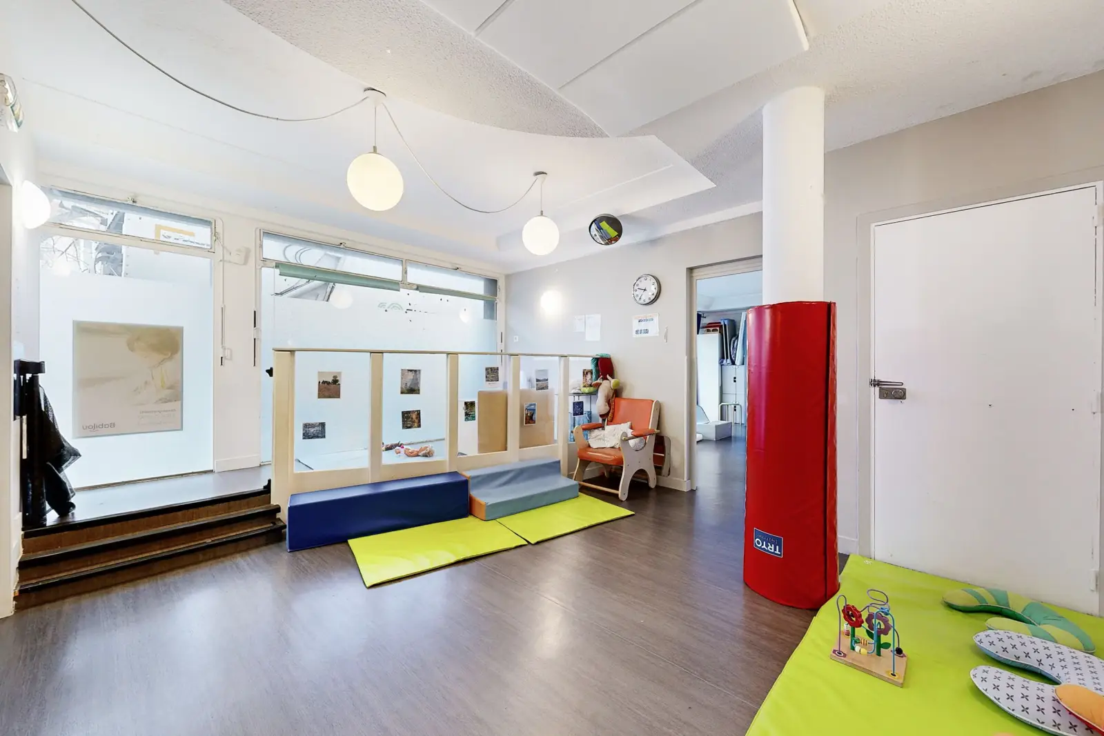 Espace de motricité et de jeux à la micro-crèche Babilou Paris Colonie