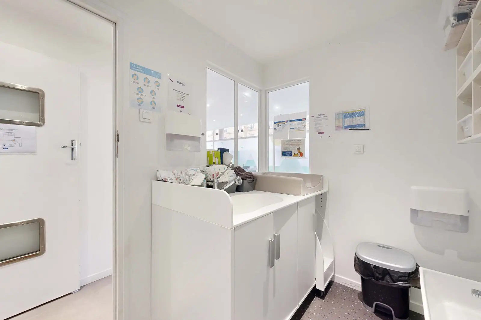 Espace de change à la micro-crèche Babilou Paris Marcadet