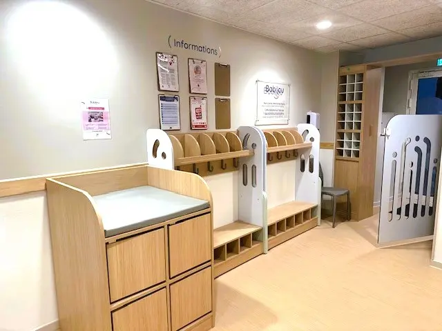 Espace de change de la micro-crèche Babilou Villemomble Raincy