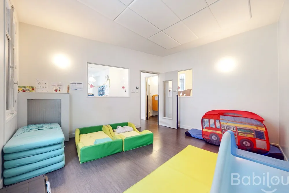 Salle de jeux de la micro-crèche Babilou Paris Hallé