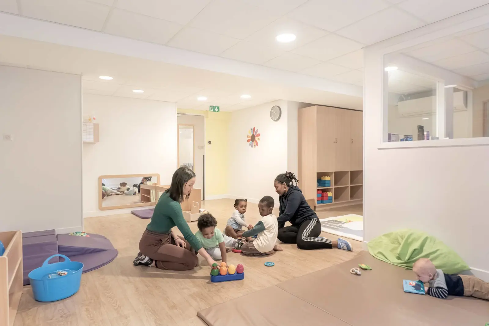 Coin lecture de la crèche Babilou Paris Rocroy