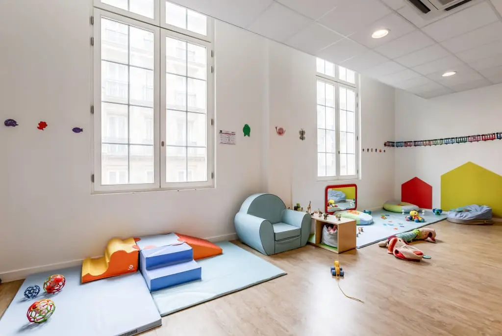 Espace de motricité libre à la crèche Babilou Paris Amsterdam