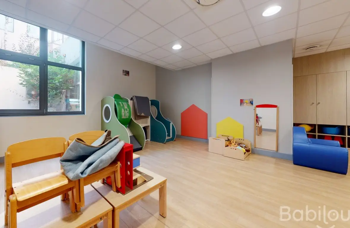 Espace de jeux lumineux de la crèche Babilou Epinay Tassigny