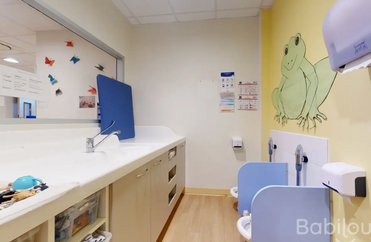 Salle de change de la crèche Babilou Epinay Tassigny