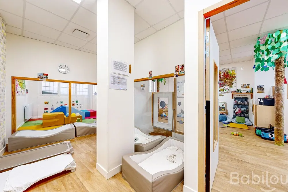Espace de vie et de jeux de la micro-crèche Babilou Paris Lévis