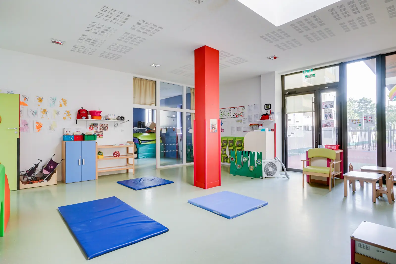 Salle de motricité et de jeux de la crèche Les P'tits Loups, Noisy-le-Grand