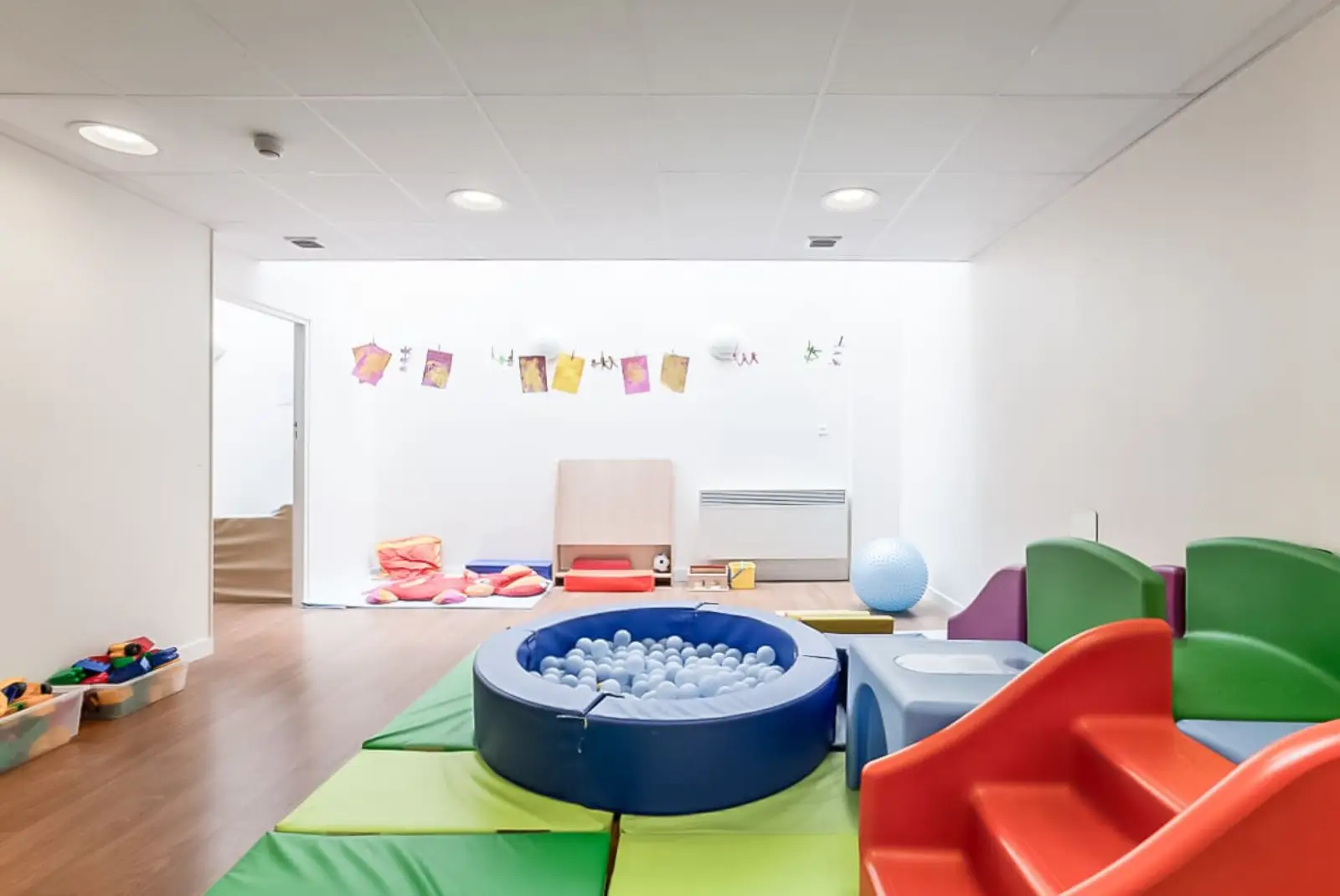 Un accompagnement individuel, en coéducation avec les parents