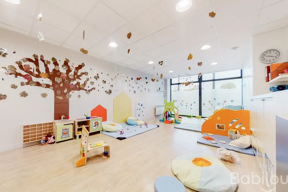 Salle d'éveil de la crèche Babilou Vaujours Meaux