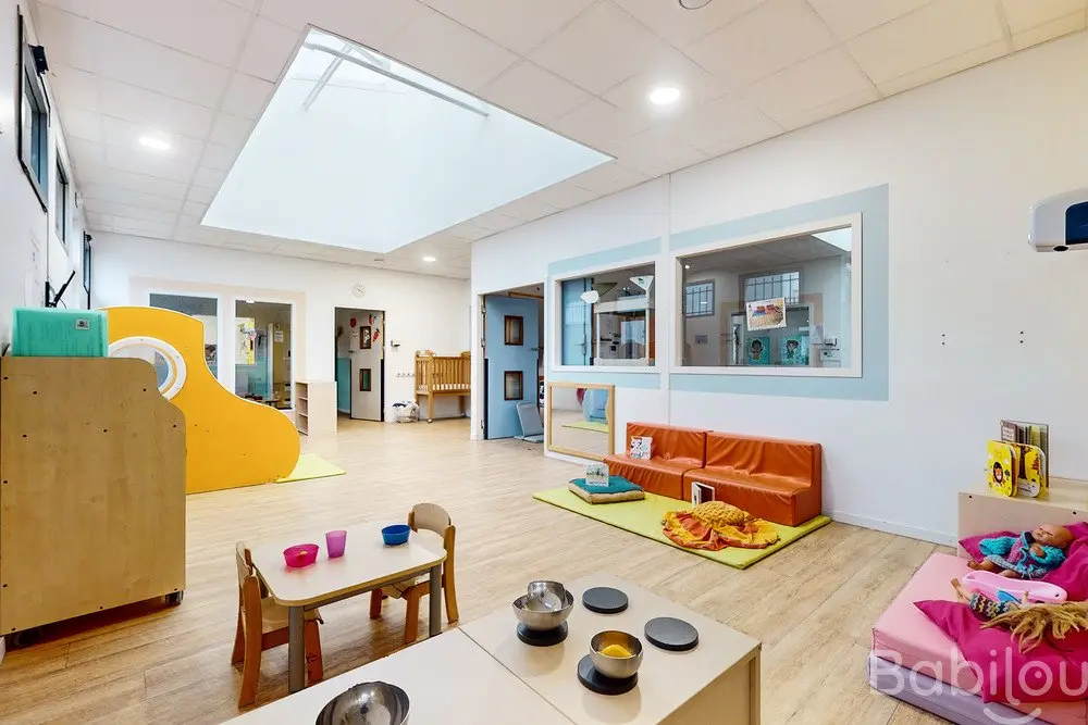 Espace de vie et de jeux à la crèche Babilou Noisy Brossolette