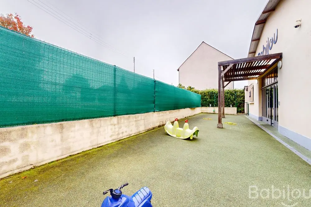 Espace extérieur de la crèche Babilou Noisy Brossolette