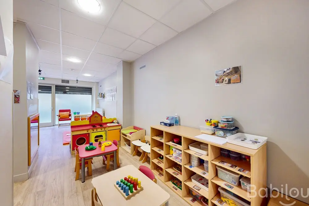 Salle de jeux à la micro-crèche Babilou Paris Pasteur