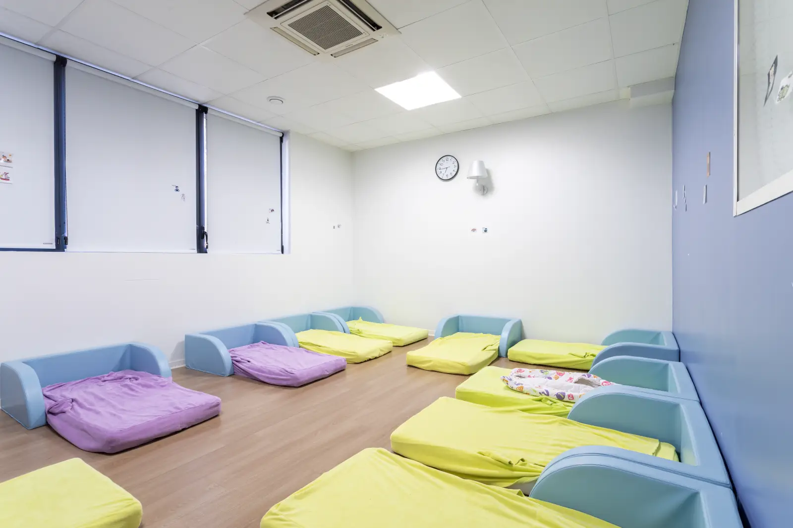 Dortoir et espace de sieste de la crèche Caluire, Caluire-et-Cuire