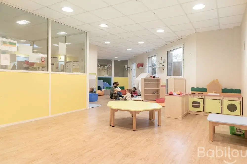 Espace de vie de la crèche Babilou Levallois Collange