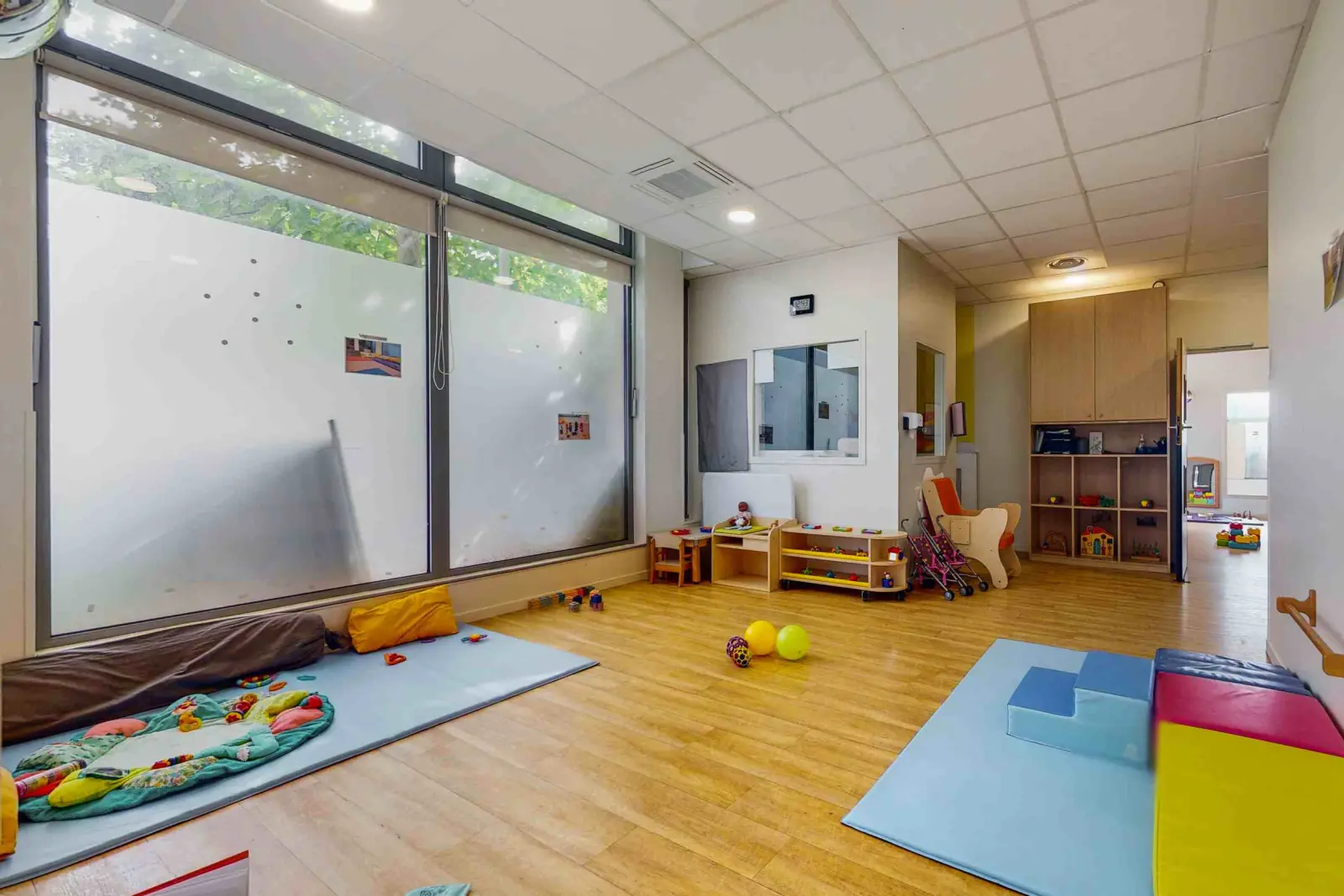 Salle de motricité de la crèche Babilou Clichy Chancé Milly