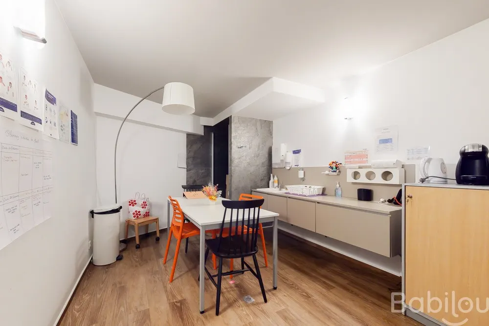 Espace d'accueil des familles à la crèche Babilou Neuilly Sablonville