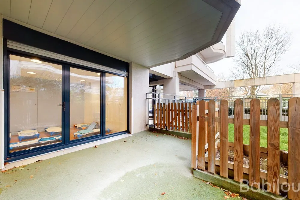 Terrasse extérieure de la crèche Babilou Boulogne Blériot