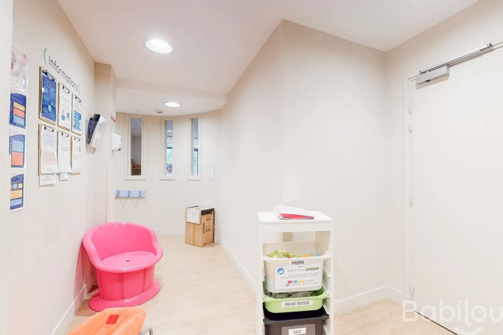 Espace de change à la crèche Babilou Courbevoie Marceau
