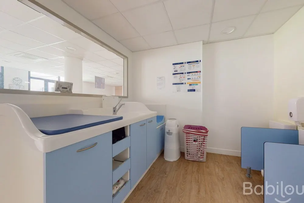 Espace de change de la crèche Babilou Suresnes Forest