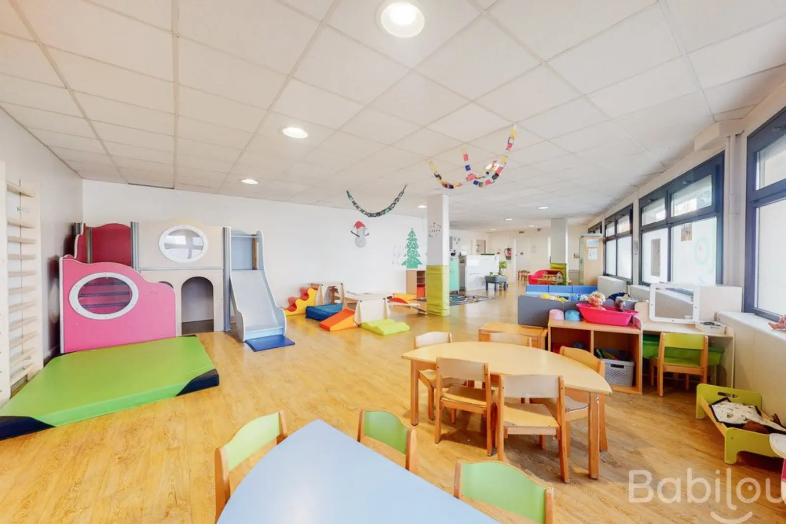 Espace de motricité et de jeux de la crèche Babilou Châtillon Deforges