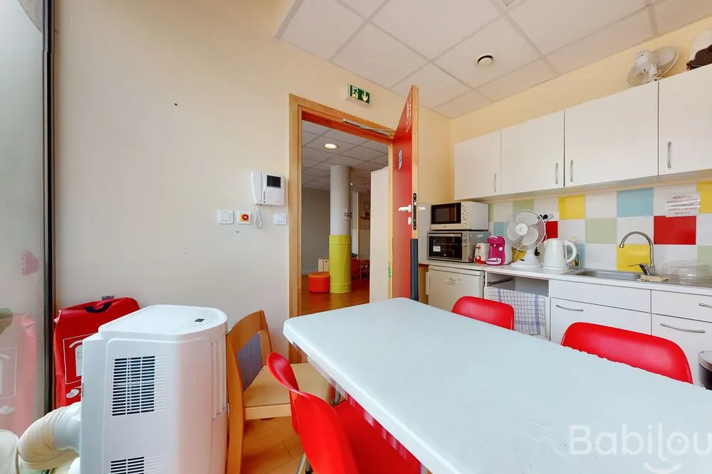 Coin repas et cuisine pédagogique de la crèche Babilou Châtillon Edgard Brandt