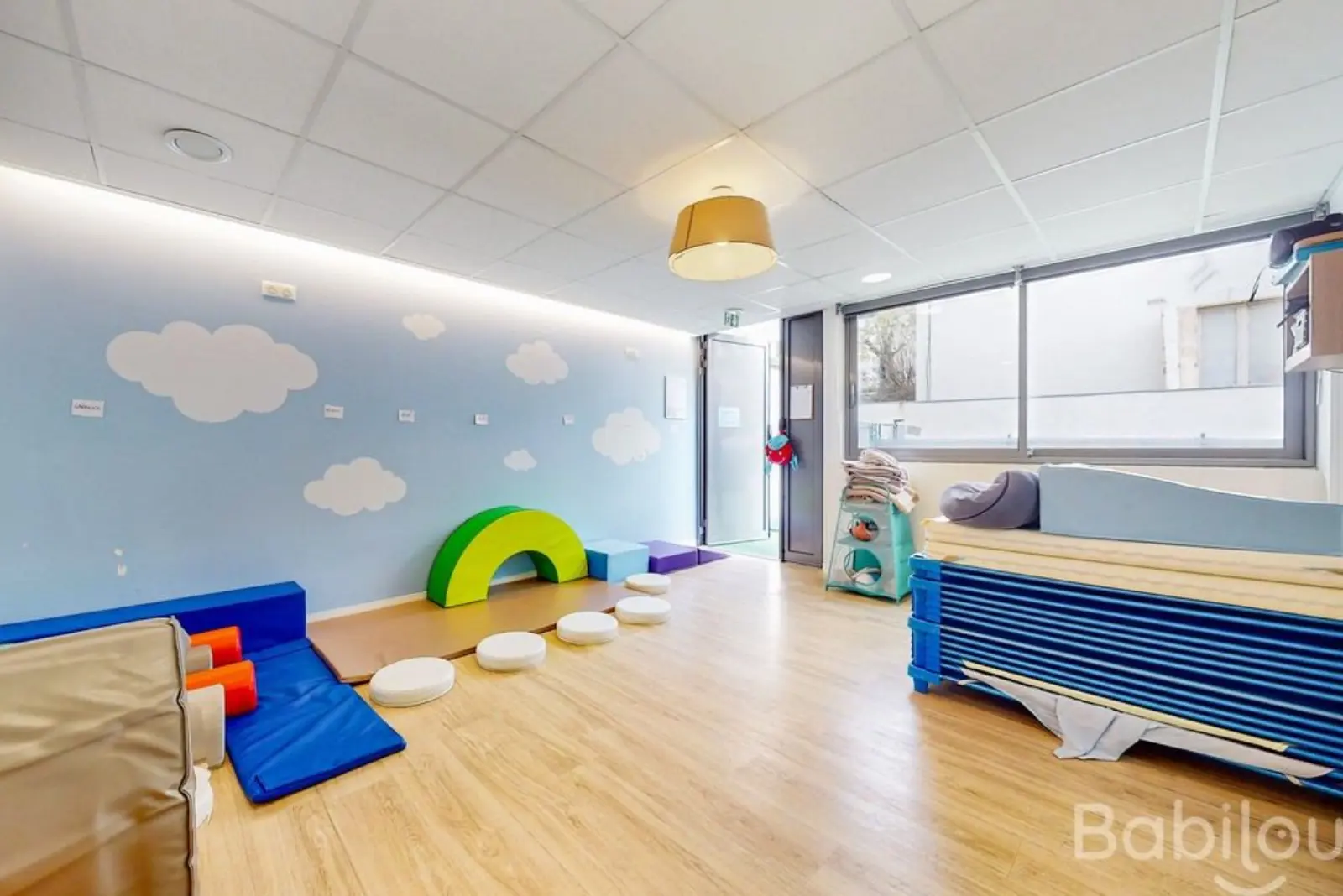 Salle de motricité de la crèche Babilou Montrouge Verdier