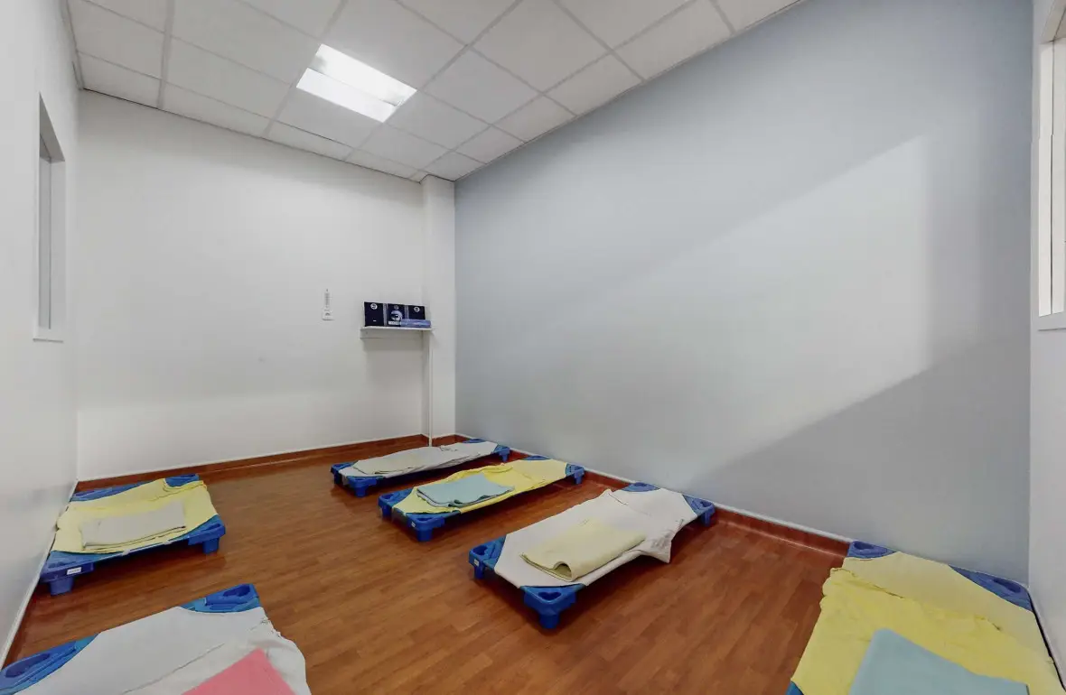 Dortoir de la crèche Babilou Bourg-La-Reine Leclerc