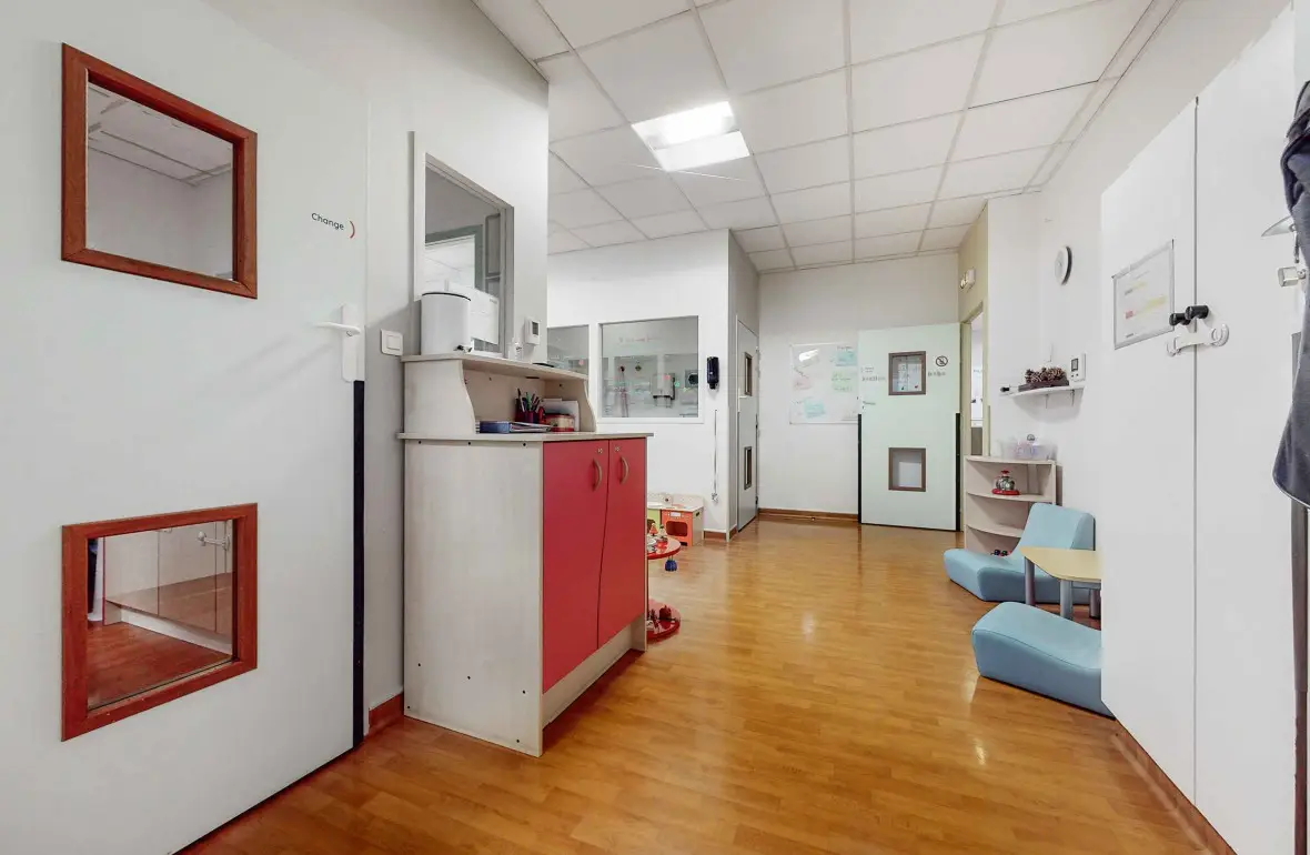 Espace d'accueil de la crèche Babilou Bourg-La-Reine Leclerc