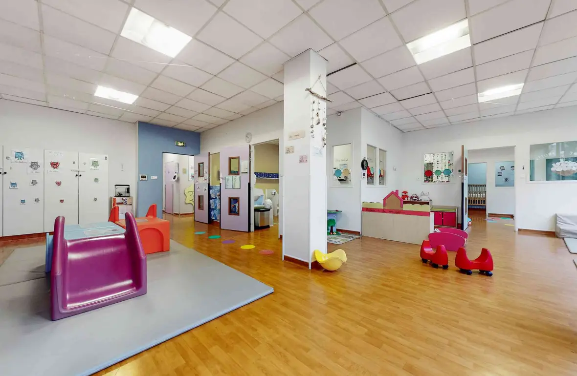 Salle de jeux de la crèche Babilou Bourg-La-Reine Leclerc