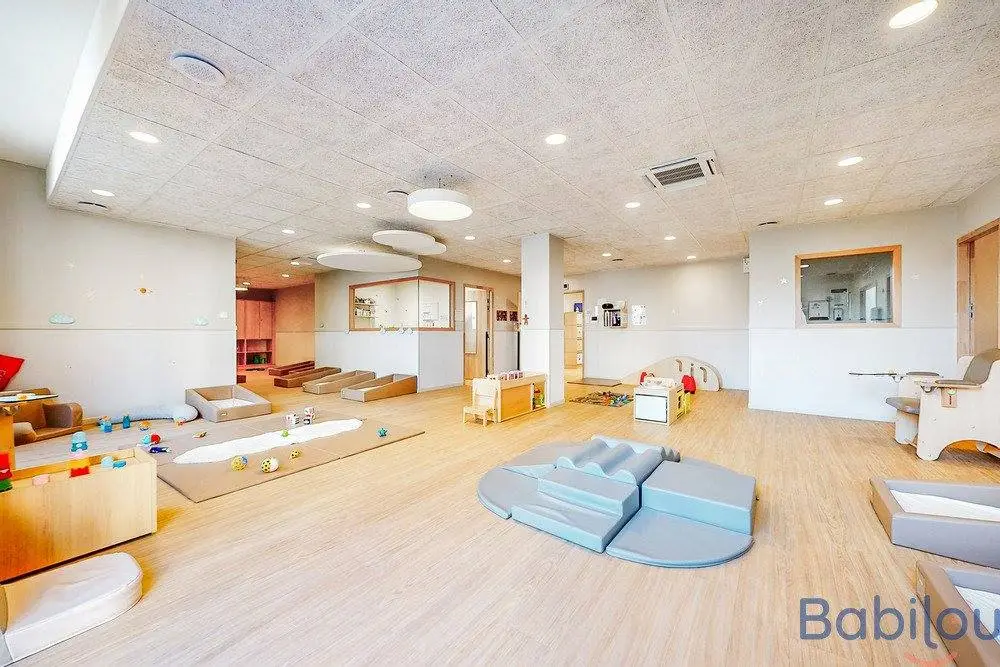 Espace de repos de la crèche Babilou Clamart Serpis