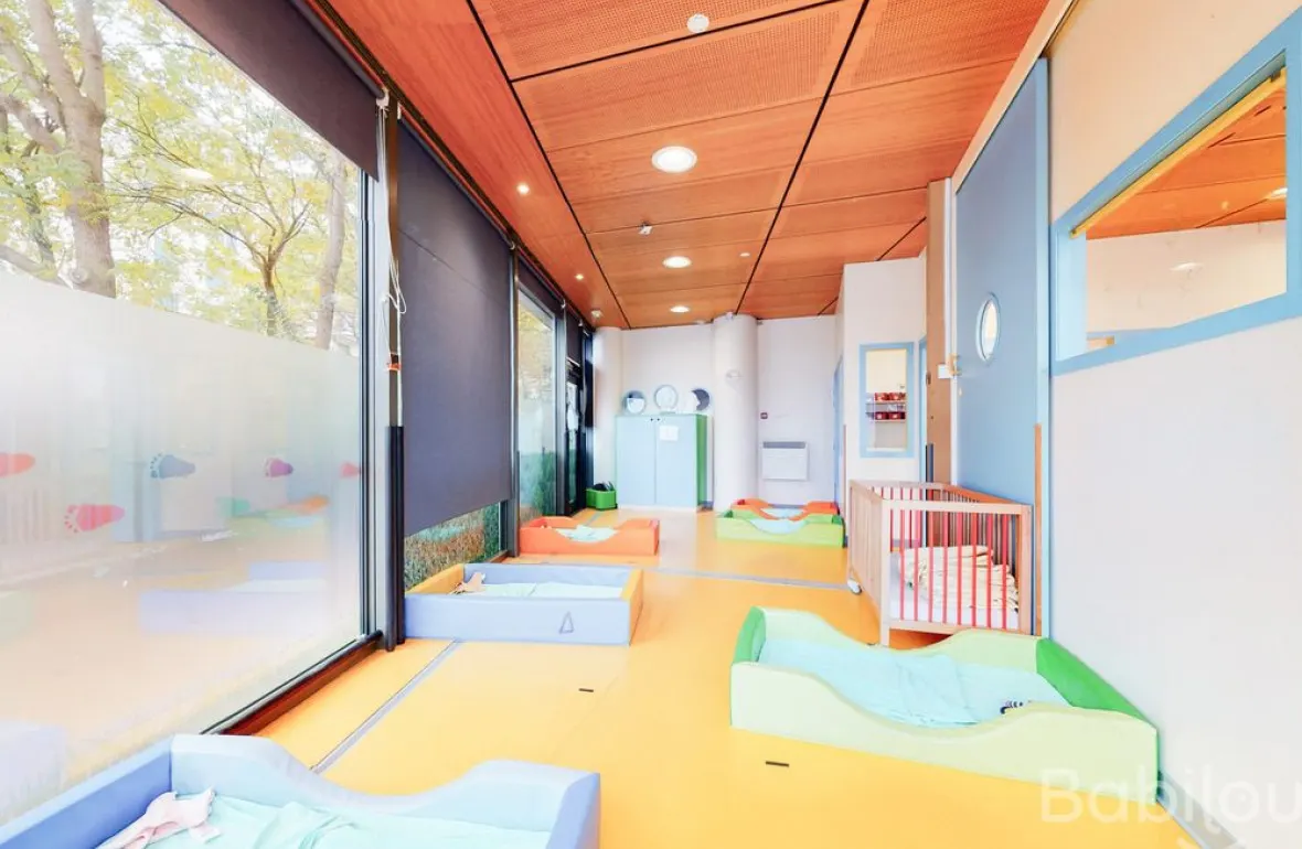 Dortoir de la crèche Babilou Rueil Doumer