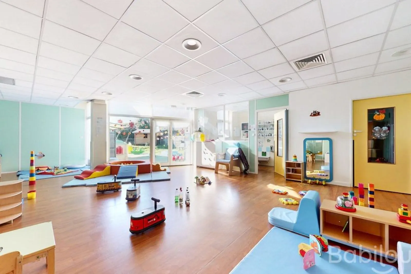 Salle de motricité de la crèche Babilou Marcoussis Jacquemarderie
