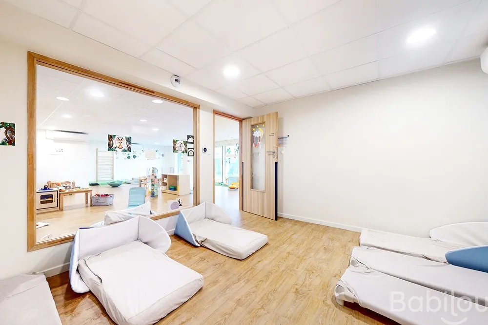 Dortoir de la micro-crèche Babilou Morangis De Gaulle