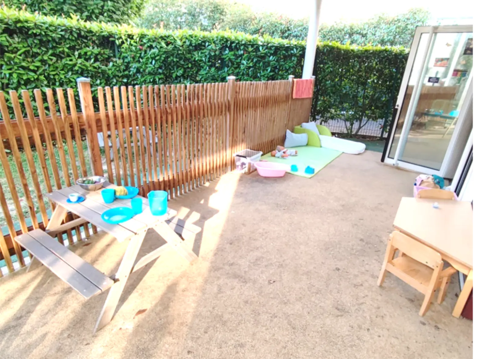 Terrasse extérieure de la crèche Babilou Montévrain Dublin