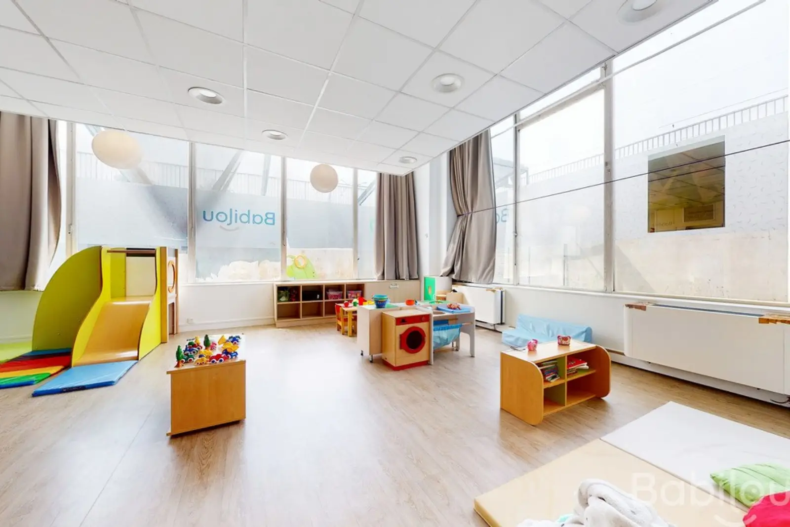 Salle de jeux et motricité de la crèche Babilou à Thiais
