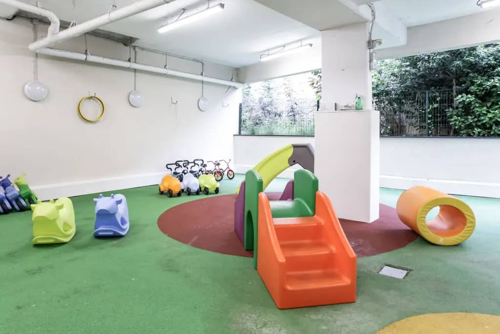 Jardin couvert de la crèche Babilou L'Haÿ-les-Roses Thirard