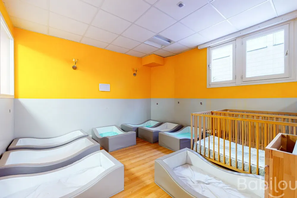 Dortoir de la crèche Babilou Fontenay Tassigny