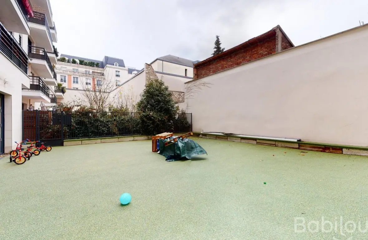 Un jardin et des espaces pensés pour l'éveil des tout-petits
