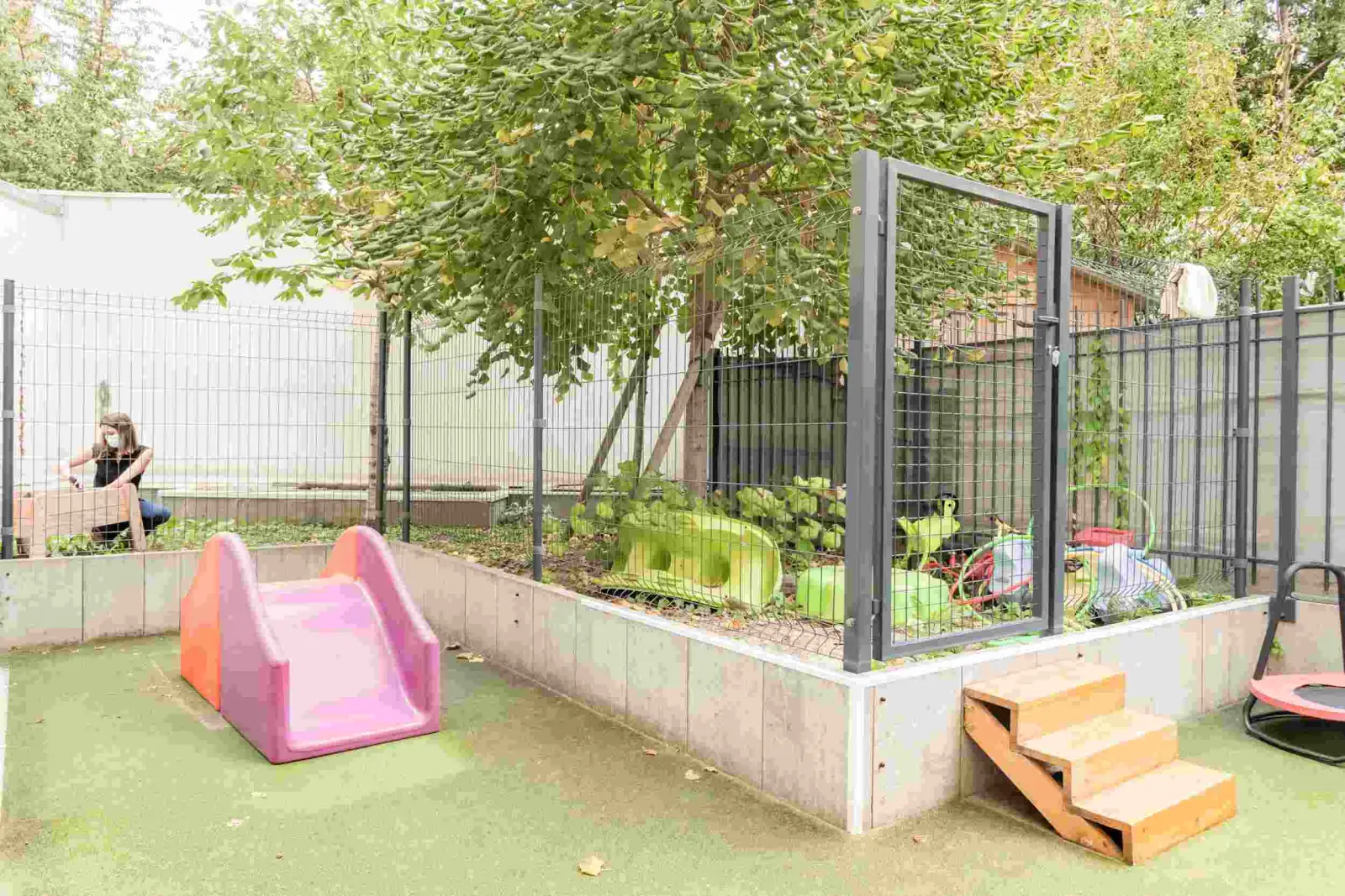 Un jardin potager et une pédagogie tournée vers l'art et la nature