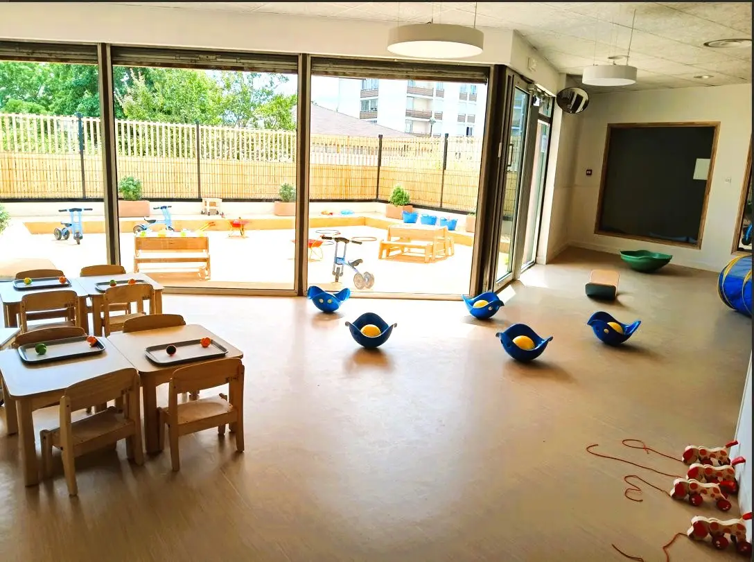Votre crèche Babilou au centre commercial de l'Epine Guyon, à Franconville