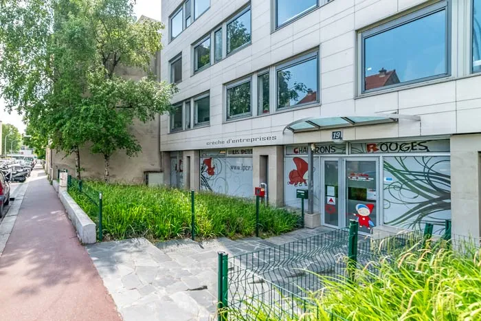 Façade de la crèche Montrouge Verdier, avenue Gambetta à Montrouge