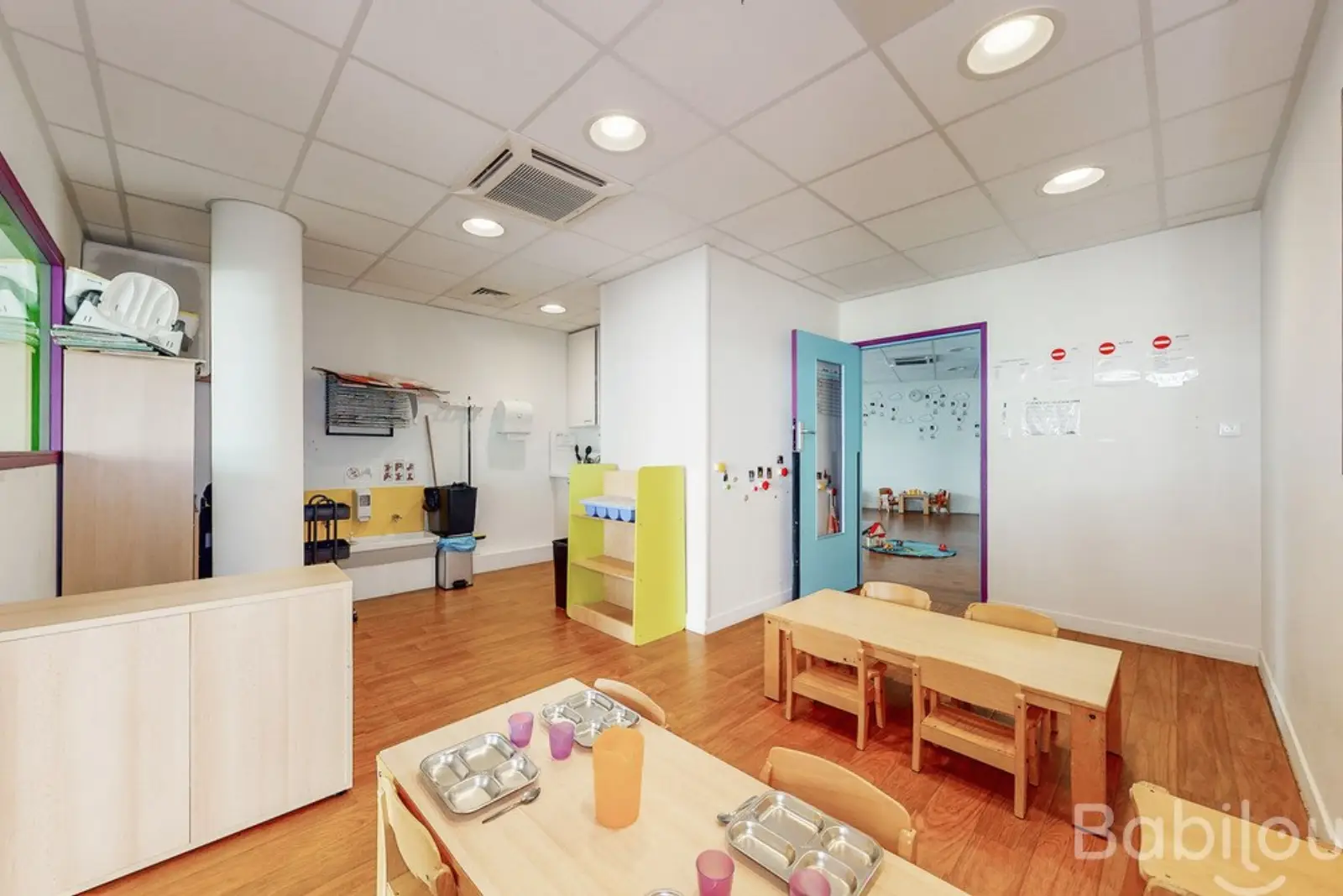 Salle de repas de la crèche Babilou Nantes Picasso à Nantes